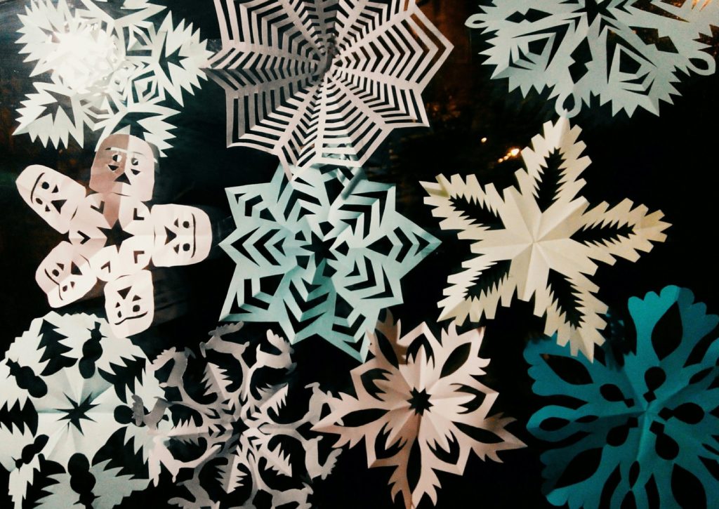 DIE241-ZZ Snowflakes Cutout – Impression Obsession